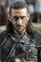 The 100: Zach McGowan zum Hauptdarsteller in Staffel 4 befördert