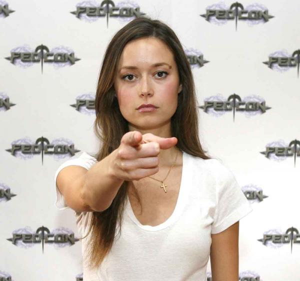 Summer Glau: Wie schlägst du als Terminatrix Bösewichter in die Flucht?