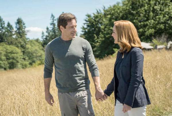 David Duchovny und Gillian Anderson in Akte X \"Babylon"