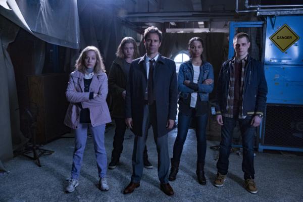 Der Cast von Travelers